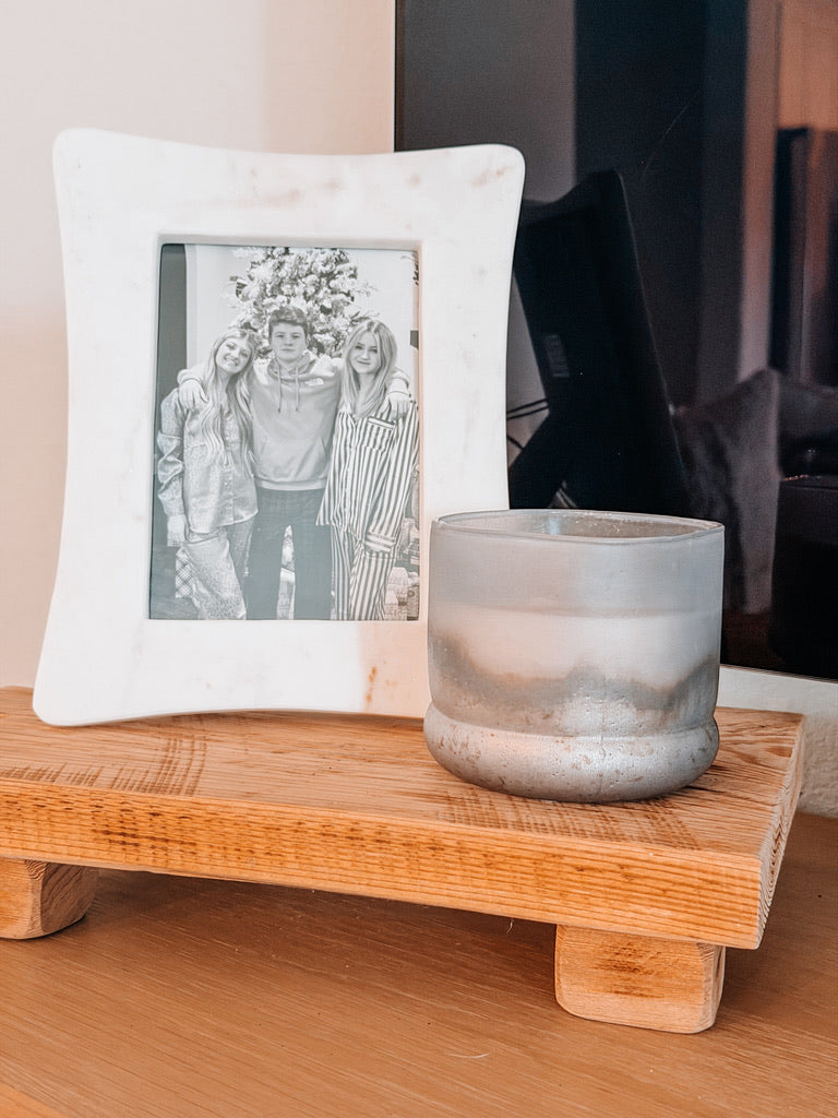 Picture Frame - White Stone Marble Rectangle Curved, 5x7 in.