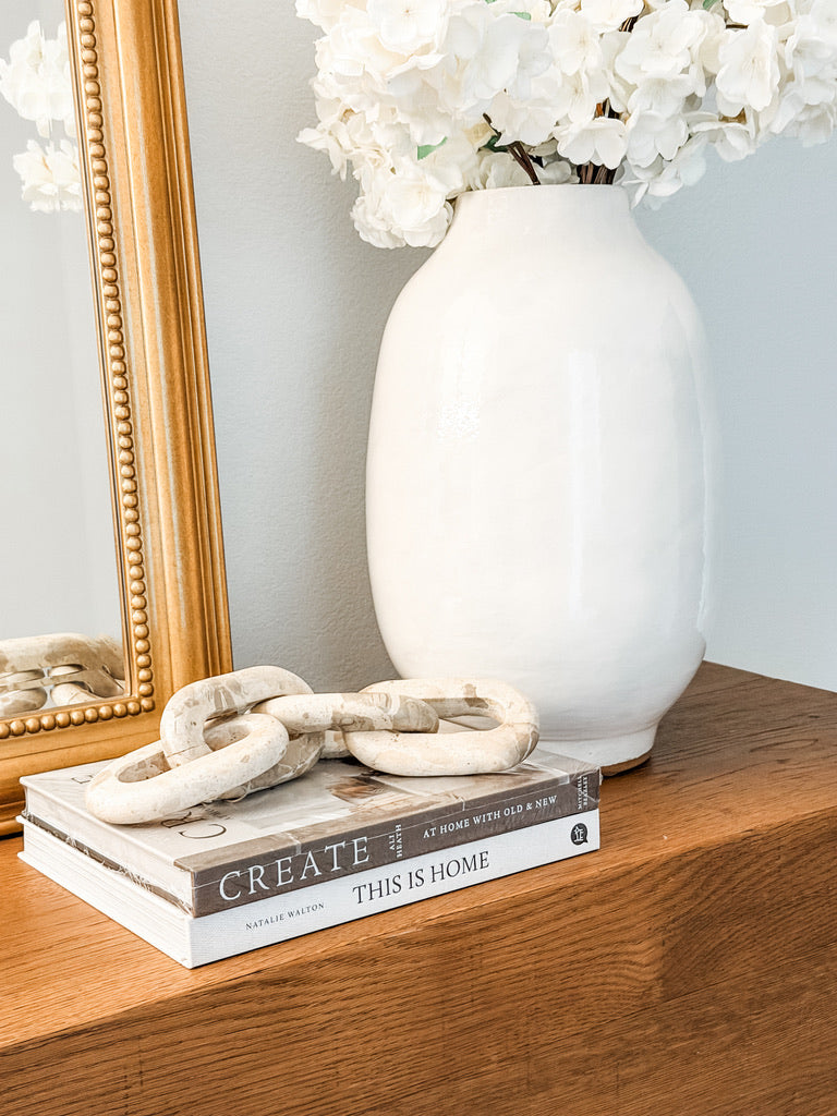 Ivory/Beige 14x3 in. Marble 4-Link Chain Sculpture